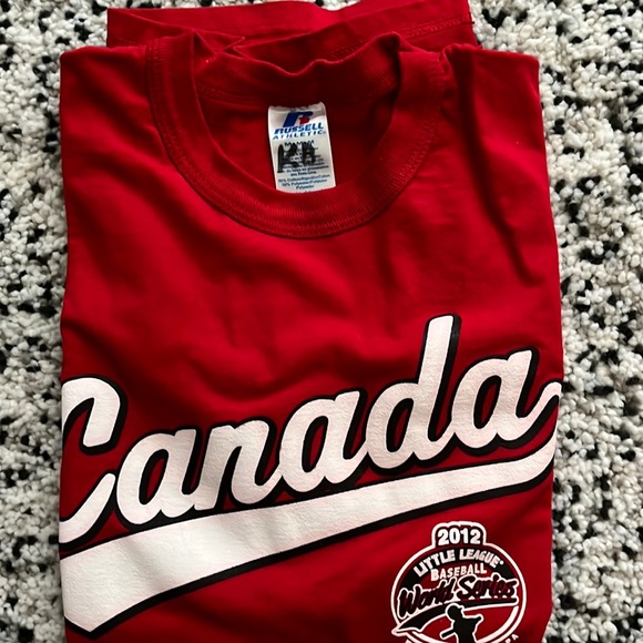 Limited edition 2012 LLWS TEAM Canada t shirt. Men’s medium good condition. - Picture 1 of 2